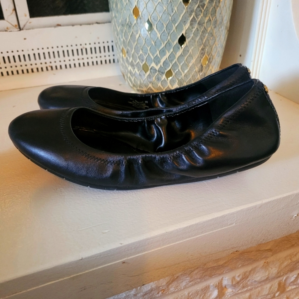 COLE HAAN flat shoe